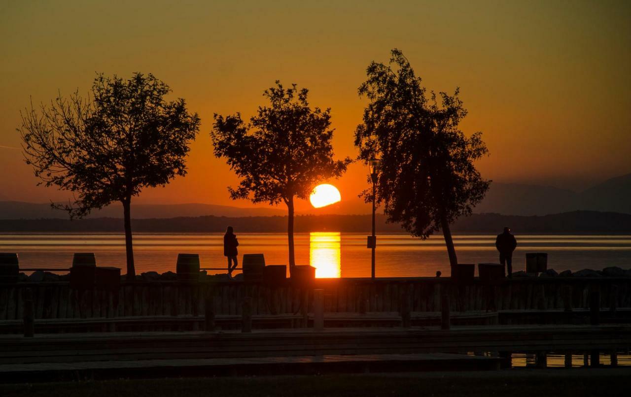 Gaestehaus Schmidt Hotel Podersdorf am See Bagian luar foto